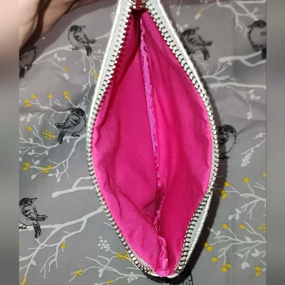 Makeup Pouch - Picture 3 of 7